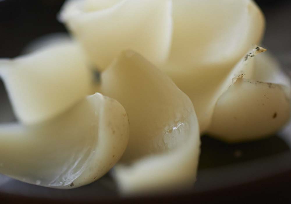 １時間かけて、 野生の味を呼び起こす「蒸し百合根」プラントベースの始め方