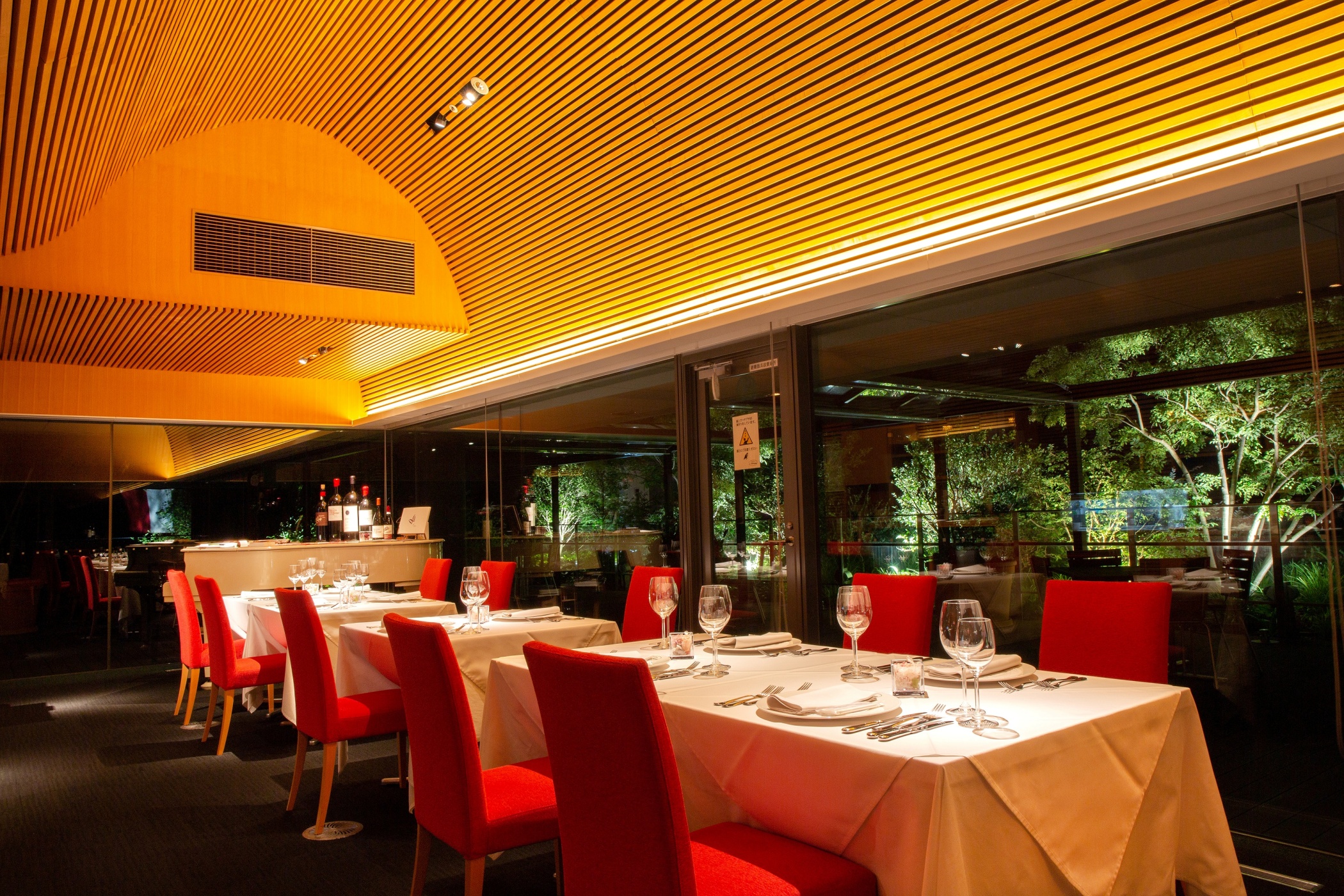 和歌山・十番丁「イ・ボローニャ」の店舗情報