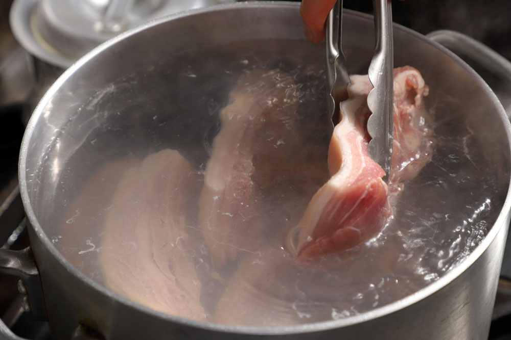 ブロックのまま下茹でする