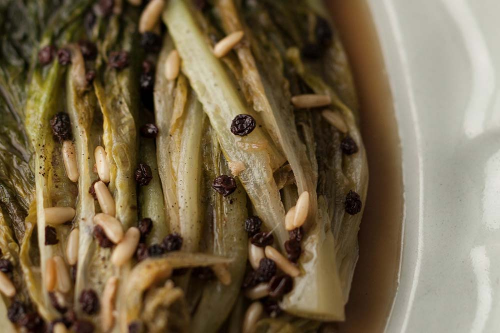 古澤千恵さんに教わるトスカーナの味「ロメインレタスの蒸し炒め煮」