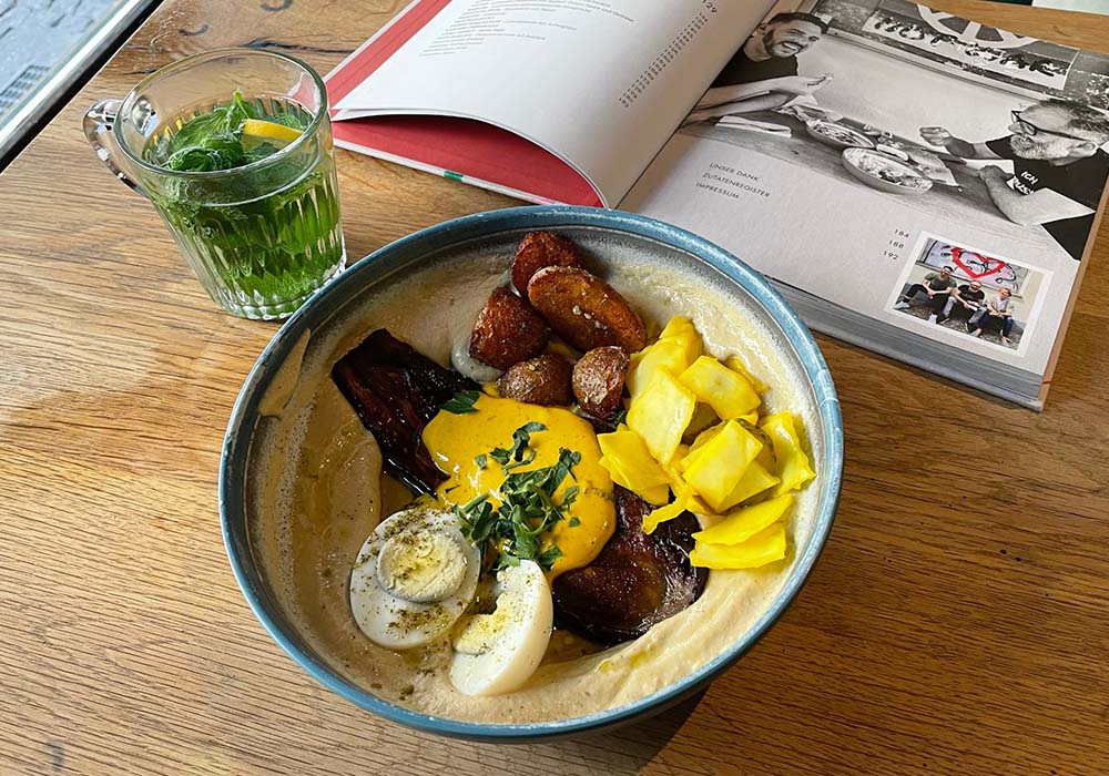 「戦争ではなく、フムスを作ろう！」パレスチナ＆イスラエルの共同オーナーが平和のメッセージを発信