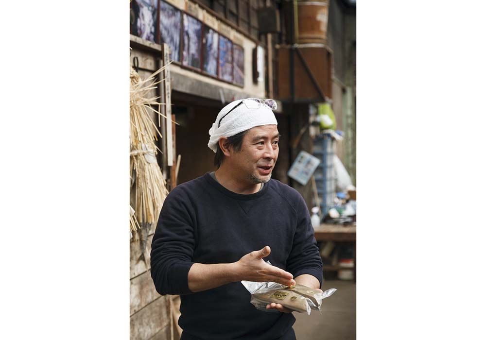 五代目の芹沢安久さん。