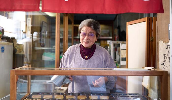 81歳。「うちの大判焼きは昔、今より倍近く大きかったんよ」
