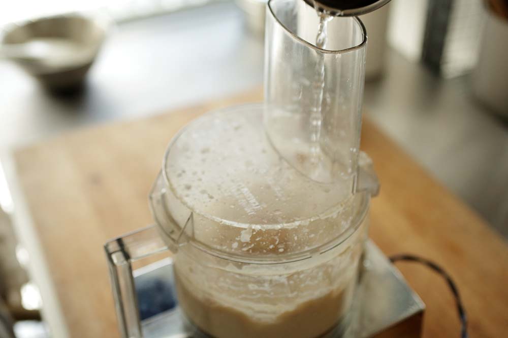 湯を加えながら回す