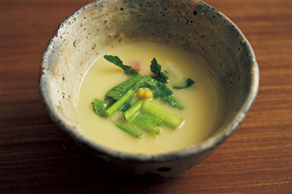 白味噌でとろりと柔らかく「粕汁」