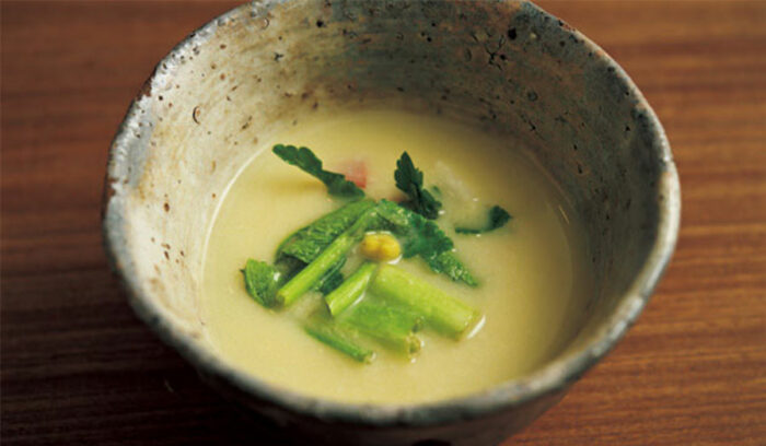 白味噌でとろりと柔らかく「粕汁」