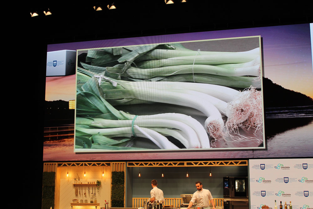 発表では、ネギひとつとってもカセリオごとにその種類が違ってくることを説明。原生種を残す重要性を説いた。