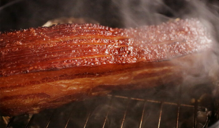 もう普通のベーコンには戻れない「皮付きベーコン」