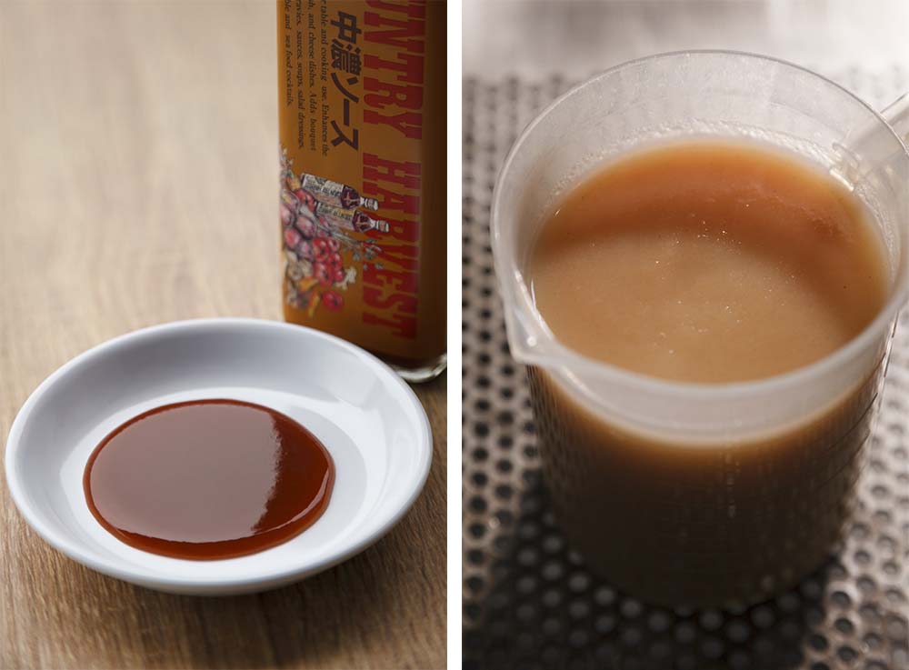 （左写真）カラメル色素を使わない「カントリーハーヴェスト」は明るい茶色が特徴。 （右写真）リンゴのピュレは離乳食にそのまま使えるほどきれいな味わい。素材の質の高さがよくわかる。