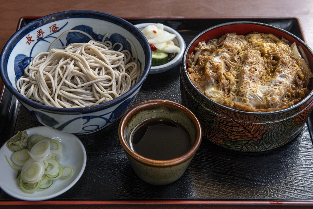 86歳。「暦で潮の満ち引きを調べてね。稼ぎどきの準備をしておくの」 生涯現役｜「佐賀町 長寿庵」野地 英雄