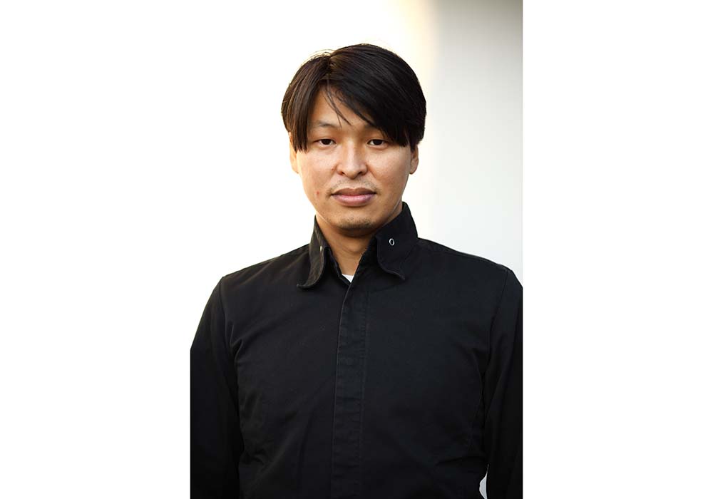 波多江 篤さん。「アラン・デュカス グループ」シェフ・パティシエを歴任し14年渡仏。 パリ「ル・ムーリス」、「ホテル・プラザ・アテネ」へ。「ドミニク・ブシェ トーキョー」シェフを経て19年独立。