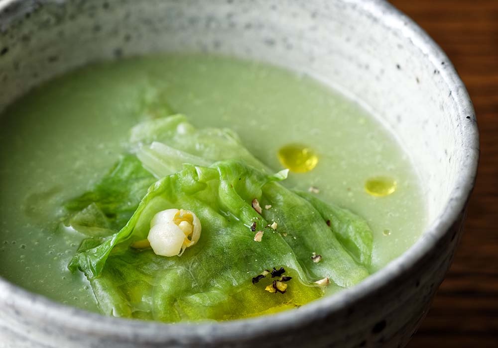 サトイモでとろみをつける「レタスのすりながし」