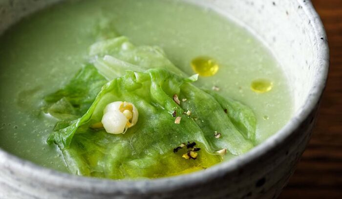 サトイモでとろみをつける「レタスのすりながし」