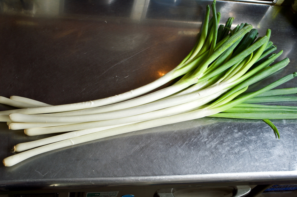 【材料のポイント】素材の味は変えられない。よいネギを選ぶ