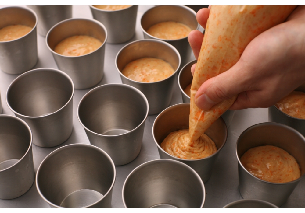 ［５］カップに絞り入れる