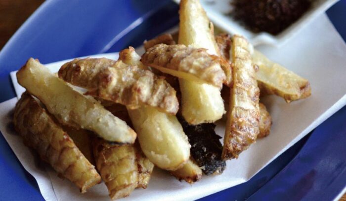 シャクシャク食感のチップス「揚げ菊芋 花椒ゆかり添え」