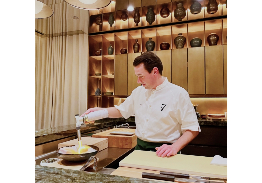 クック氏の気さくな人柄もカウンターでの時間を豊かにしてくれる