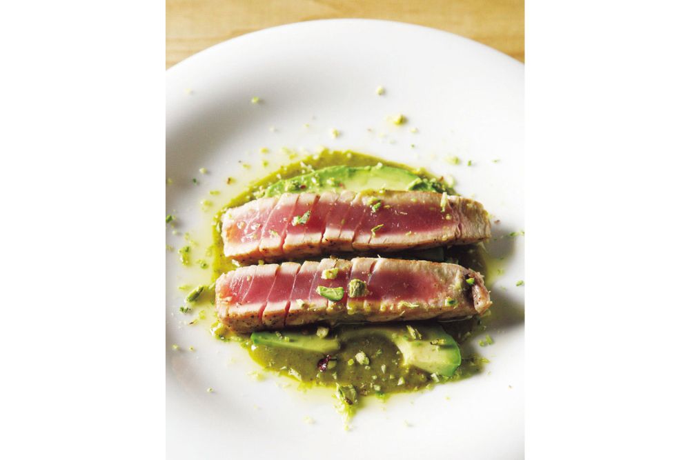 鮪のグリル、ピスタチオと檸檬塩のソース