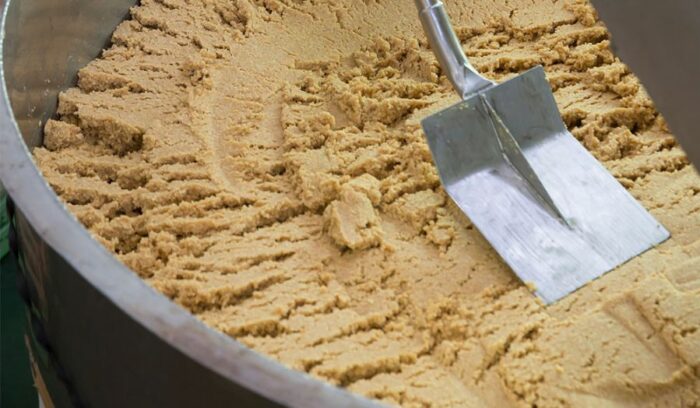 【ようこそ発酵蔵へ】筑後平野の自然と伝統が醸す豊かな味「味噌」