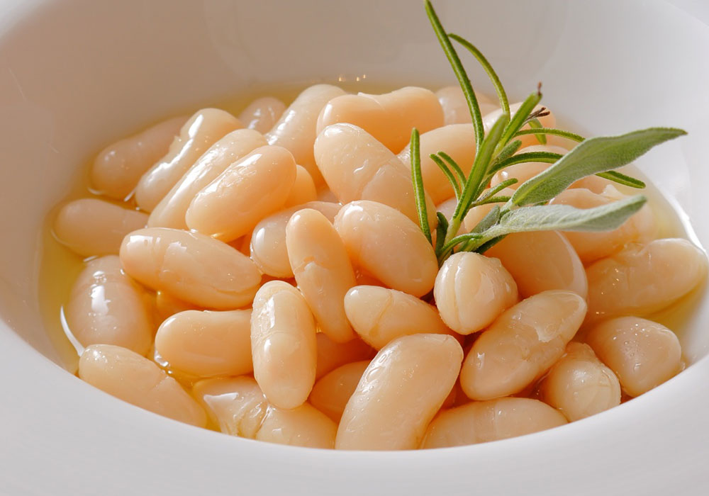 ハーブが香る「白インゲン豆のオイル漬け」