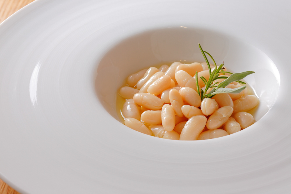 ハーブが香る「白インゲン豆のオイル漬け」
