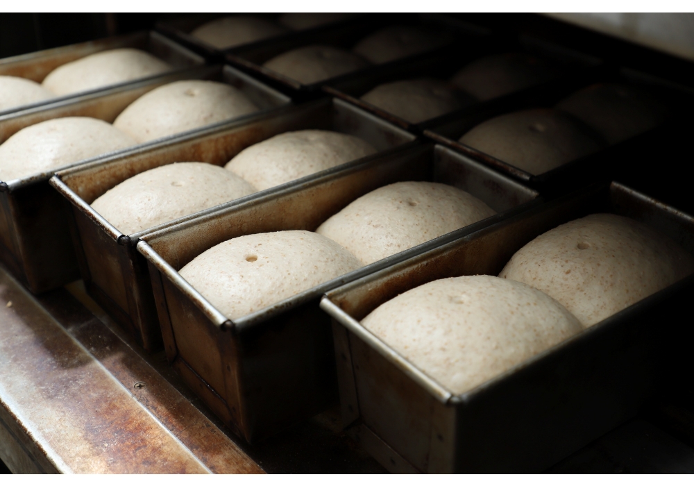 窯入れ。上火 210℃・下火 210℃で 35 分焼成