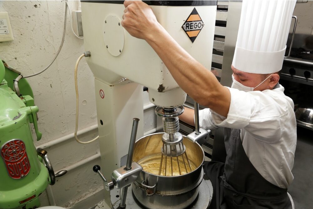 手動でコントロールする余地のある、古い機種のミキサーを愛用。