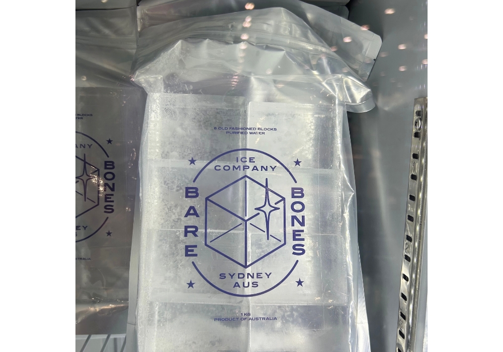 一辺 10 センチ程度の大きめのブロック氷８個入り