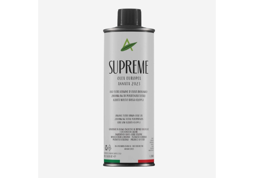 高ポリフェノール含有量を実現した「SUPREME」（コラティーナ種 100%）64 ユーロ／250ml。
