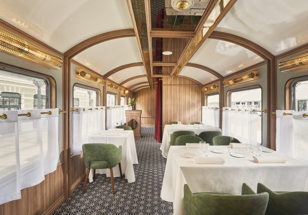 前世紀の巨大廃駅が豪華ホテルに。列車を改装したレストランはミシュラン一ツ星を獲得