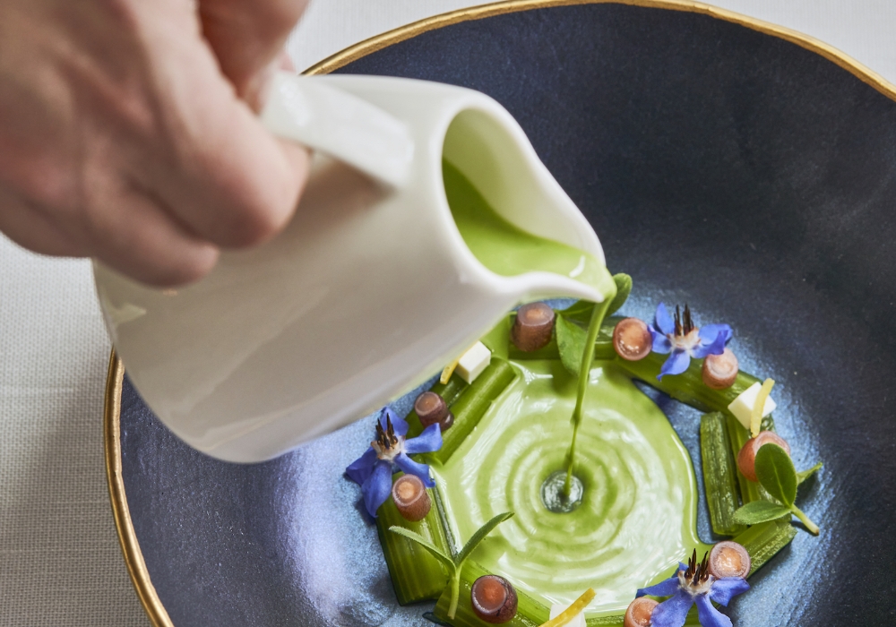 シェフの思い出の一品「海のボラハ」。