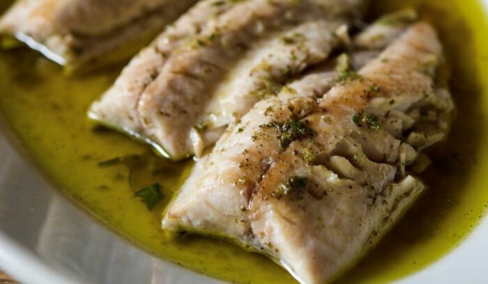 酸味が肝「ゴマサバのオリーブオイル煮 ビネガーとオレガノ風味」