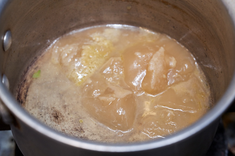 ソースをつくる