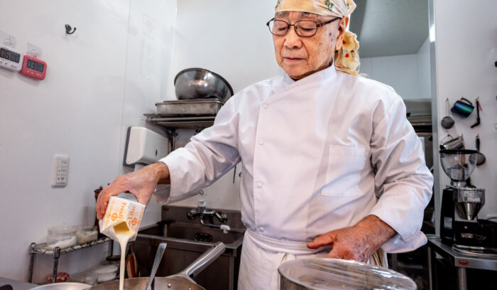 84歳。「辞めたいと言った僕に、グランドシェフは修業証明書をくれたんだ」
