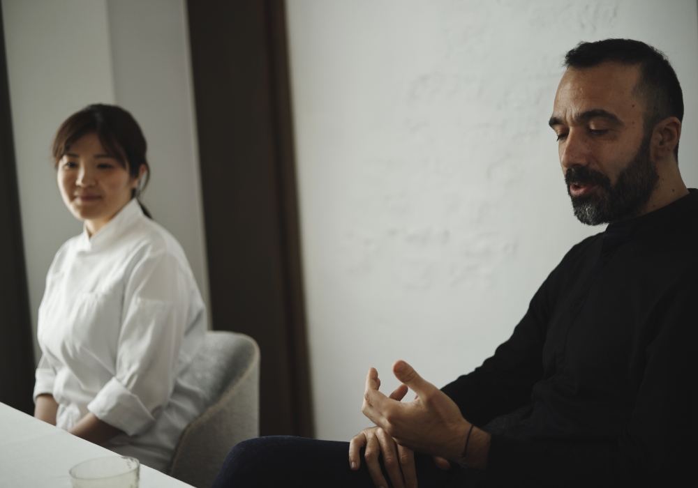 「どういう職場だったらよいのか、考えていかなければ」とリオネルシェフ。