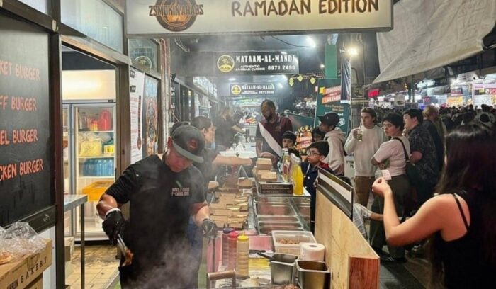 ラマダン期間の夜、イスラム圏の食文化を楽しむ屋台ツアーが人気