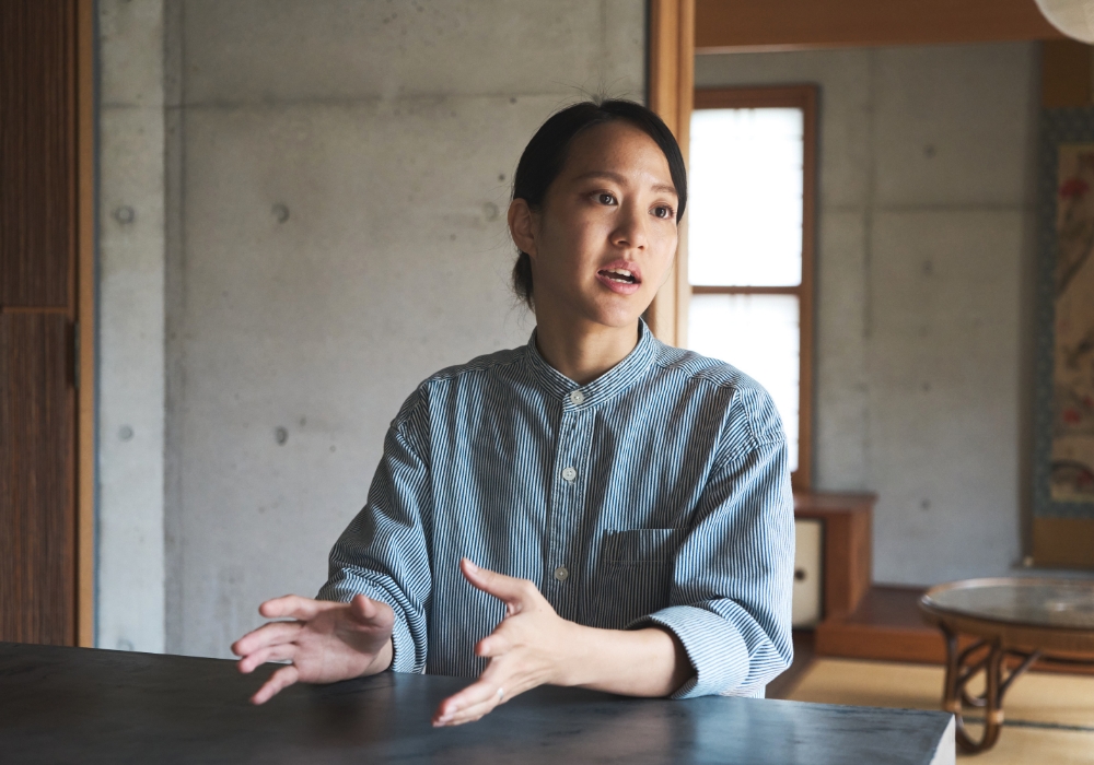 週の前半は生産者を訪ねたり、レシピ開発や業務委託の仕事に充てる。週後半は店の営業に集中。切り分けて営むことで仕事のクオリティも上がる。