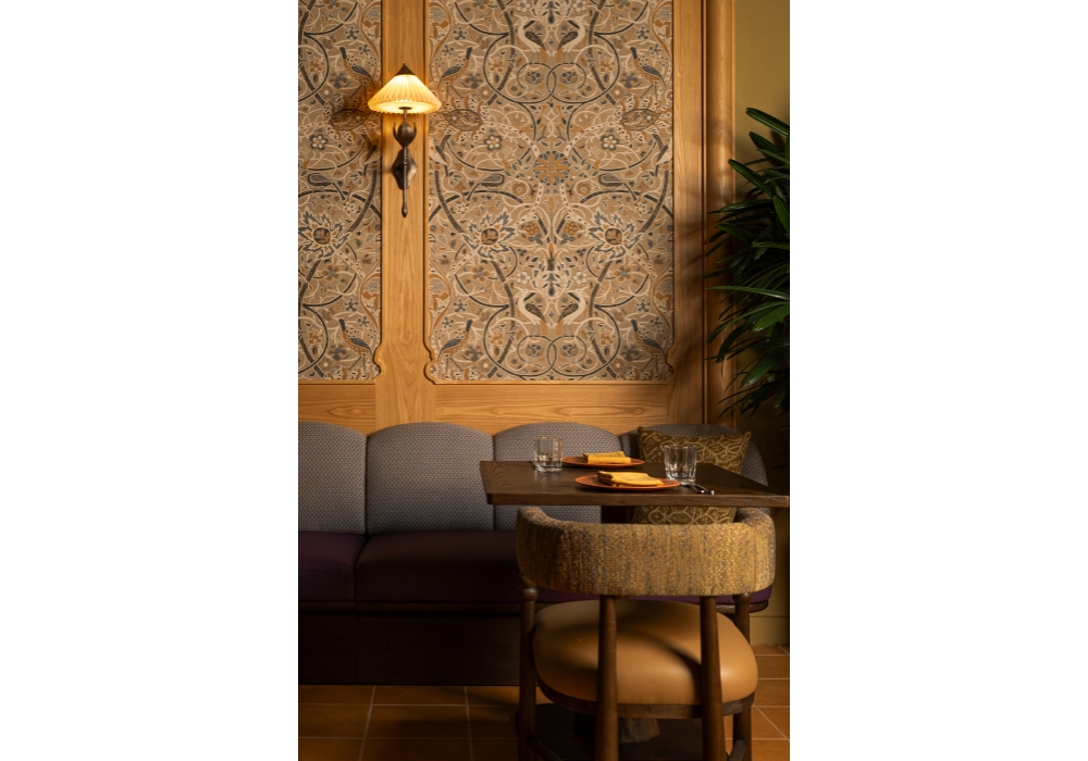 インドの伝統的な手仕事が随所に見られるインテリア