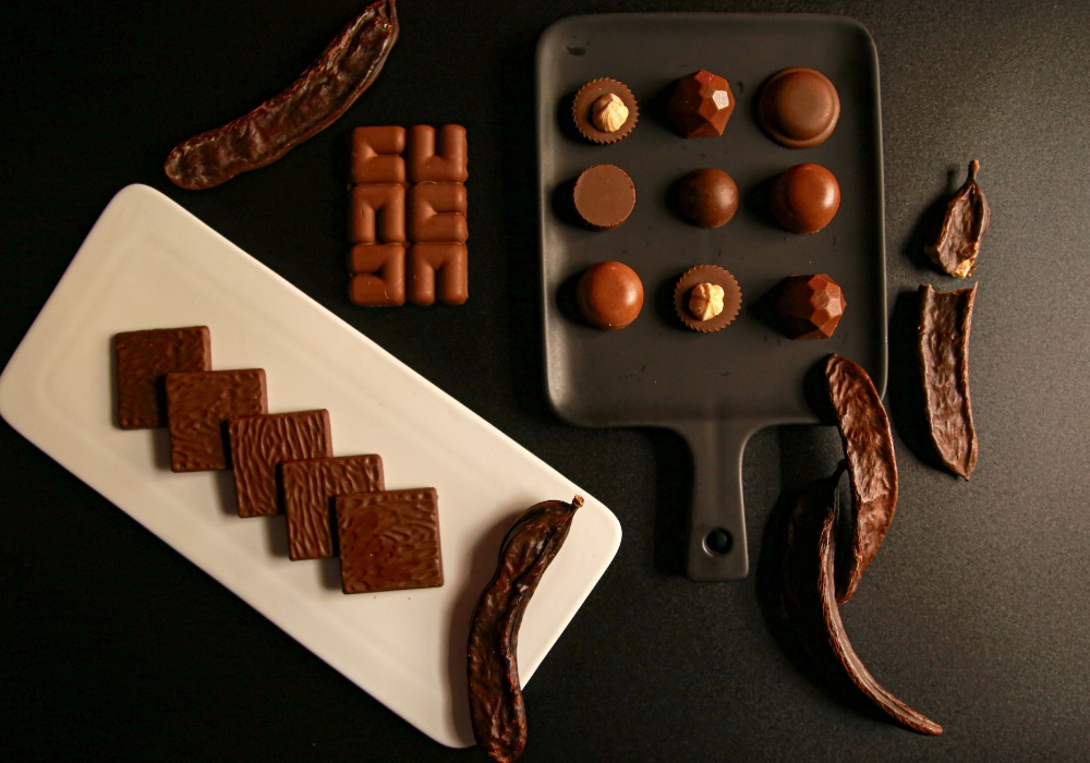 代用品を超えた？マメ科植物キャブロで作るチョコでカカオ危機を乗り越える！