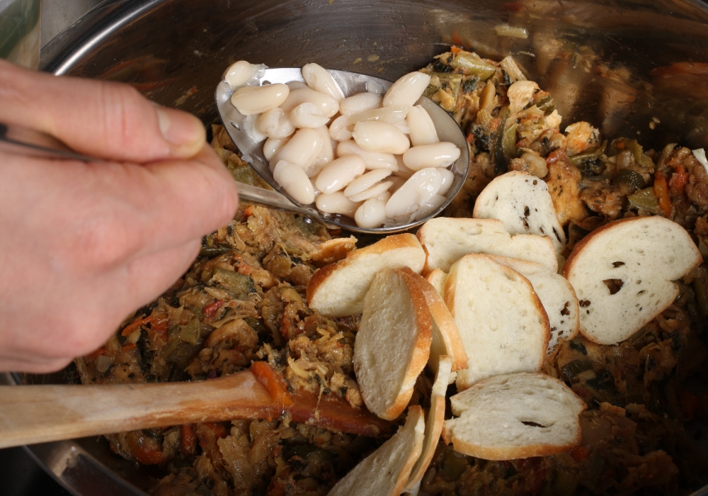 ビネガー、塩で味を調える