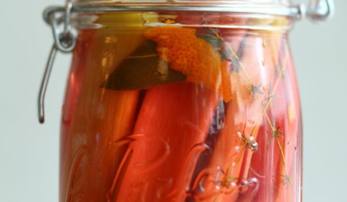 料理にもデザートにも使える「リュバーブのシロップ煮」