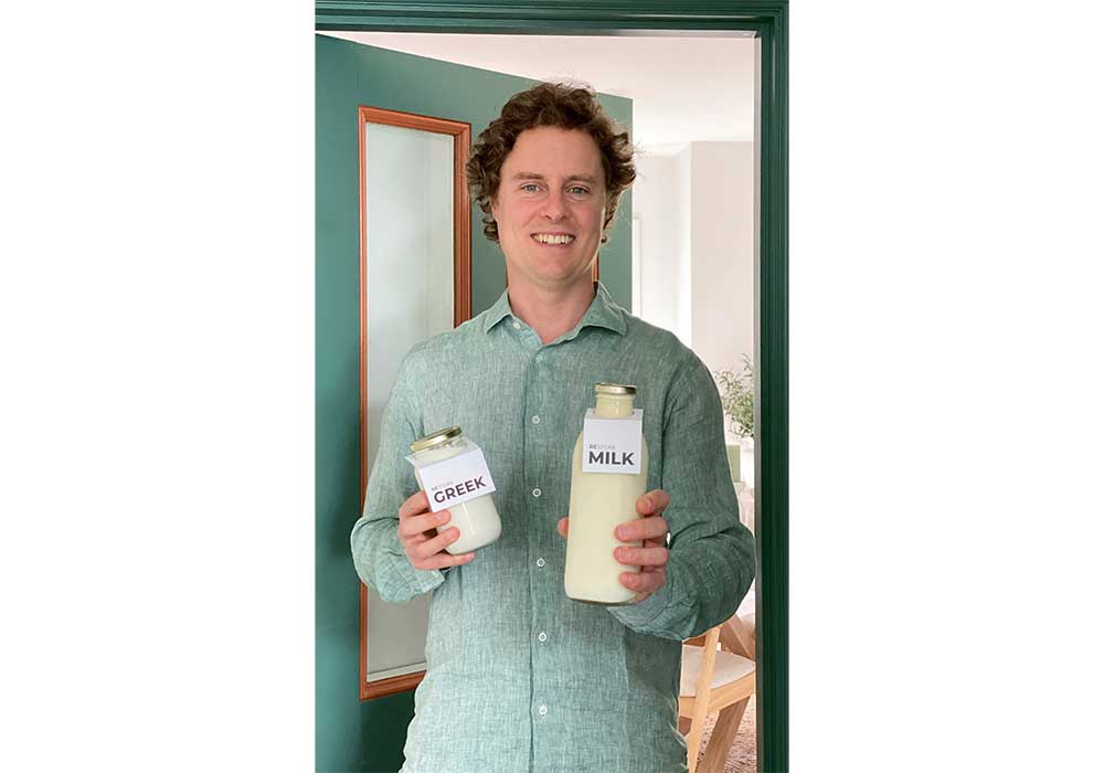 シドニー育ちのライアン氏は、イギリスで13年間マネージメントコンサルタントの仕事を経て、サステナブルな家具を作る会社を起業。同社を売却した後、リストアを立ち上げた。