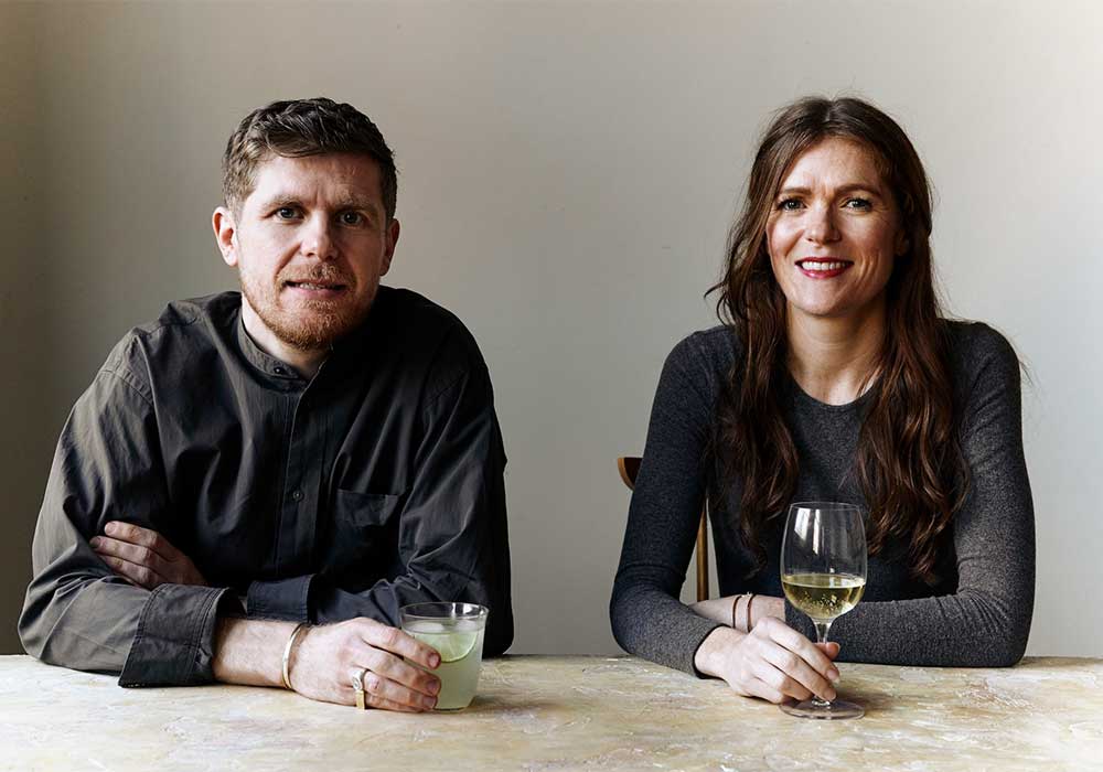 大きな注目を浴びている気鋭のシェフ、カーク・ハワース氏（左）と、店の共同創始者であり、マネージングディレクターの姉のキーリー・ハワース氏。