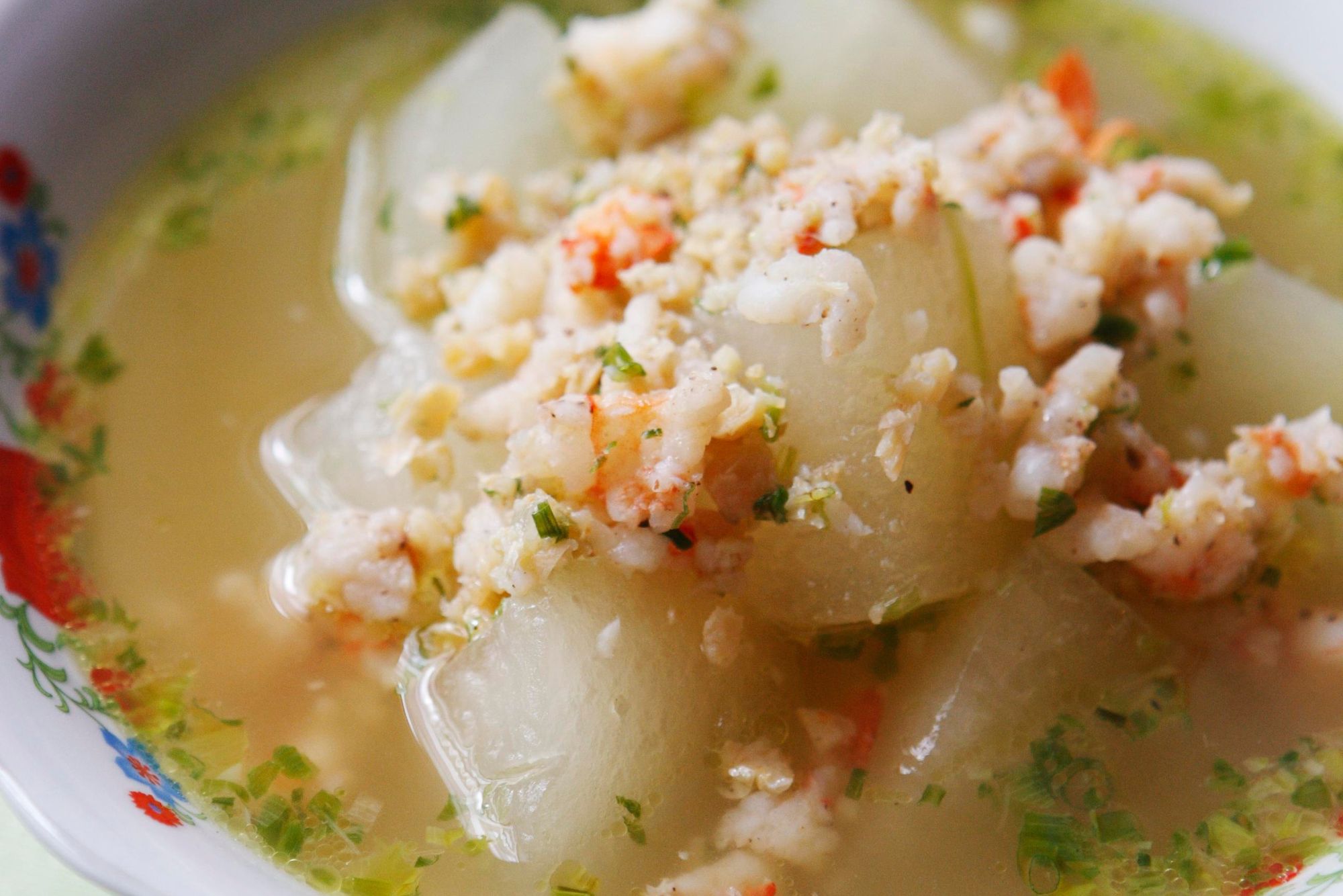 だし要らずで作るベトナムの汁かけご飯「冬瓜とエビのスープ」