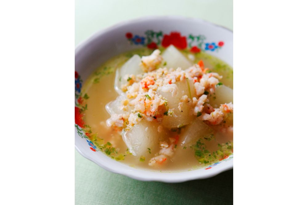 だし要らずで作るベトナムの汁かけご飯「冬瓜とエビのスープ」