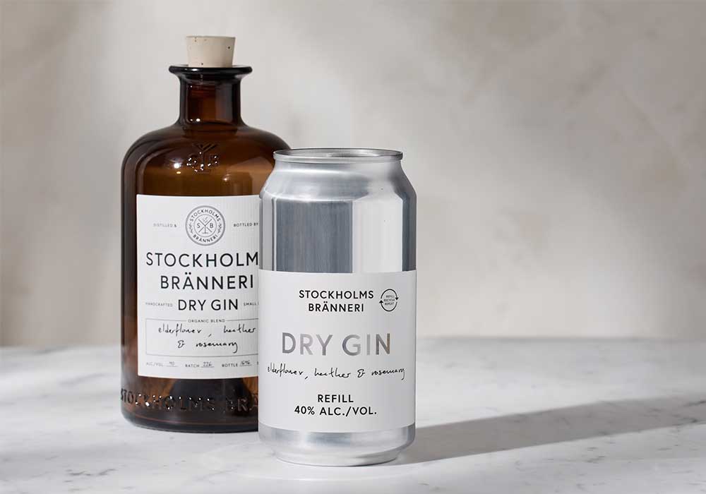 缶入りジンを軽量ガラスに詰め替えて、クラフトジンがもっとサステナブルに