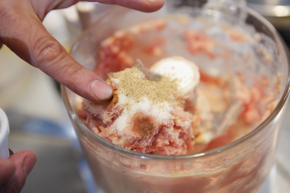 材料をペースト状にする