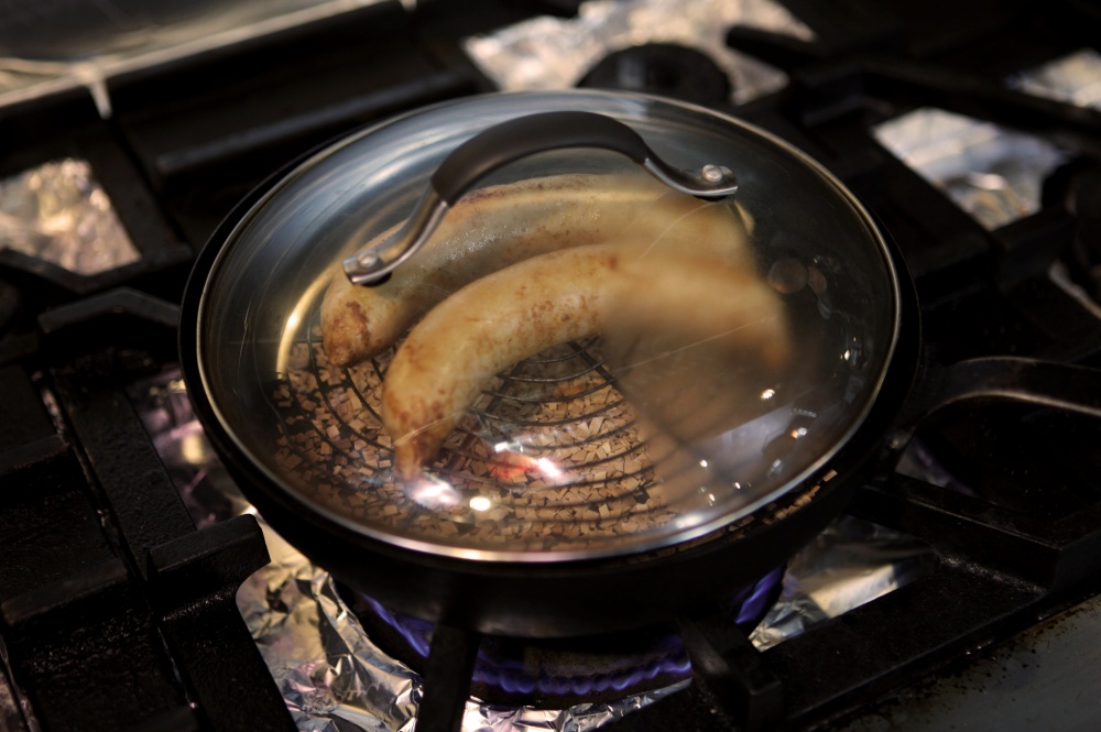 ウィンナーを燻製する