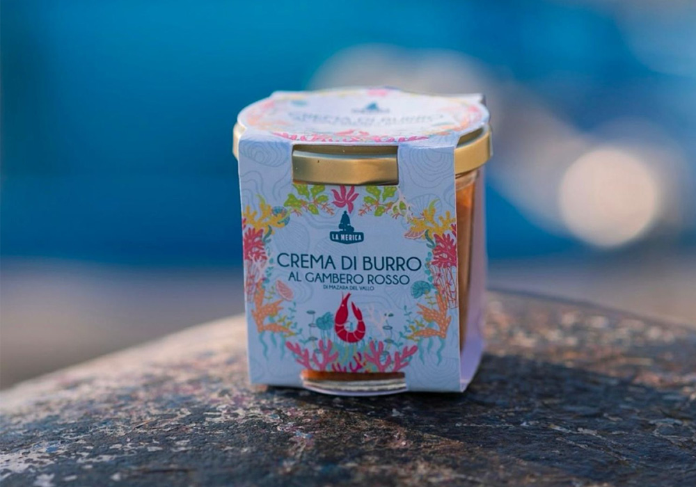 エビの殻の粉末を生クリーム、バターなどと練り合わせた「クレーマ・ディ・ブーロ・アル・ガンベロ・ロッソ」