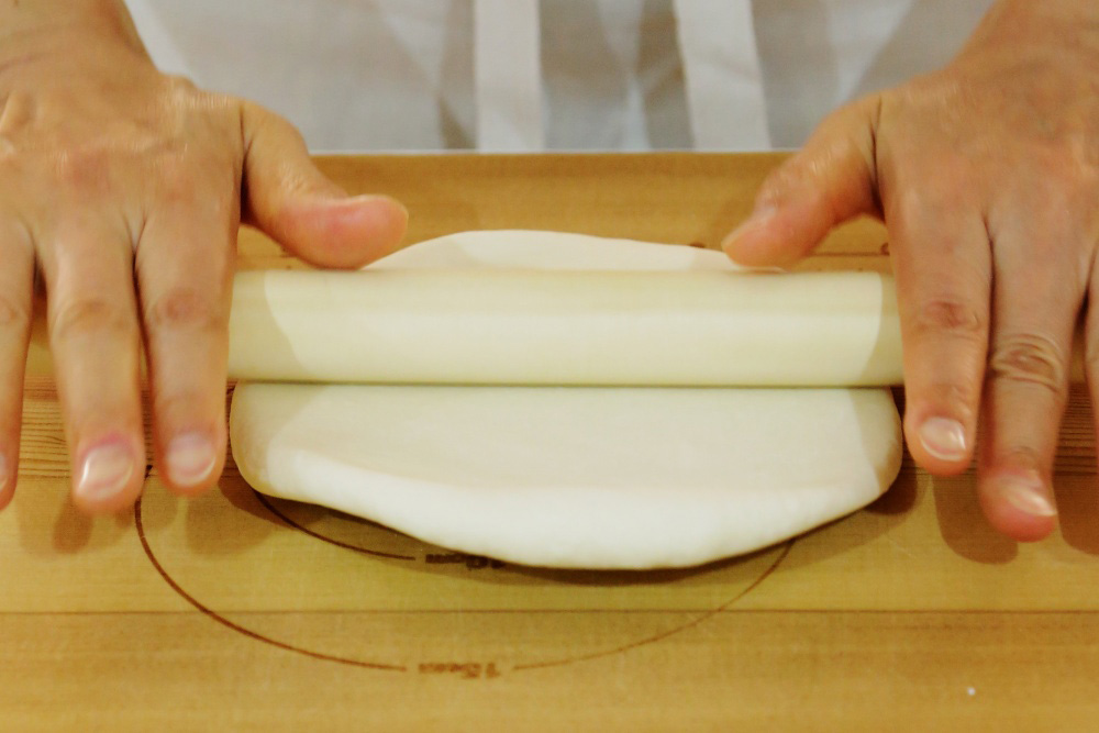 丸く薄く伸ばす